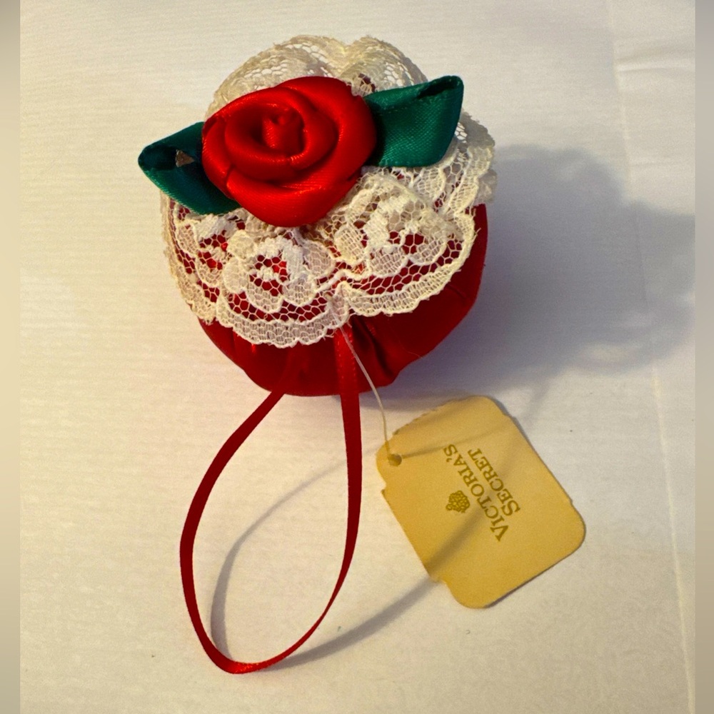 Victorias Secret 80s Chantilly Lace Red Rose Rosette Sachet Potpourri vintage